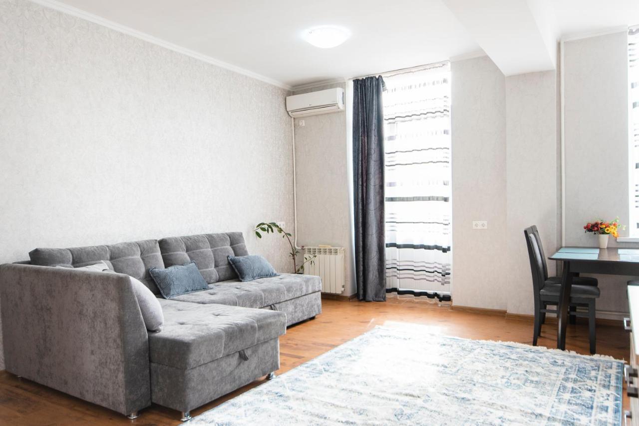 Comfortable Apartment In The Golden Square. Almaty Exteriér fotografie